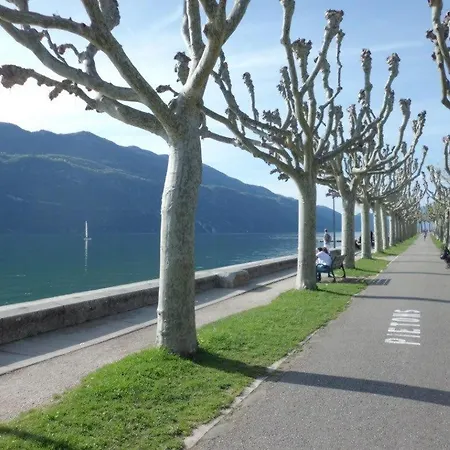 La Baie De Memard A Aix Les Bains * エクスレバン
